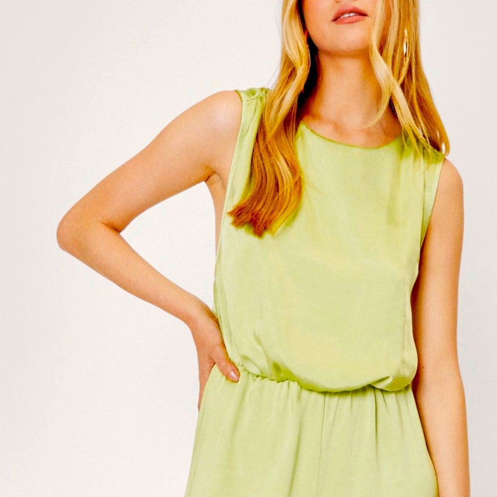 NWT🔥 NastyGal Wide Leg Olive Green Jumpsuit🫒 Size 6